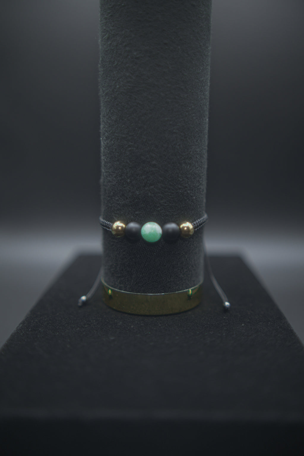 Victoria Emerald Bracelet – Gold Harmony