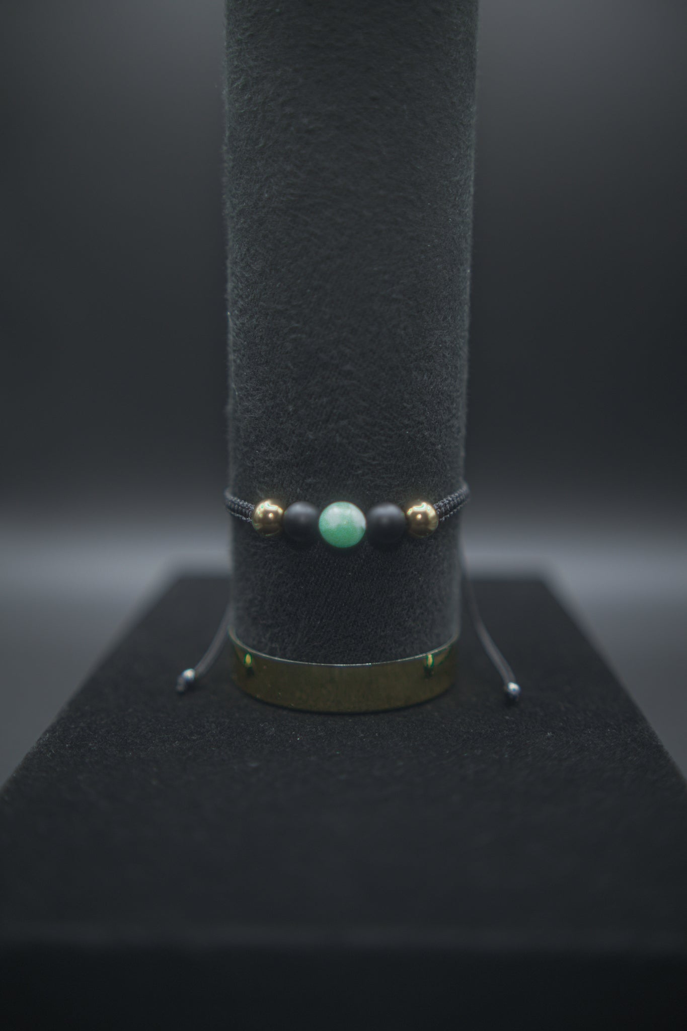 Victoria Emerald Bracelet – Gold Harmony