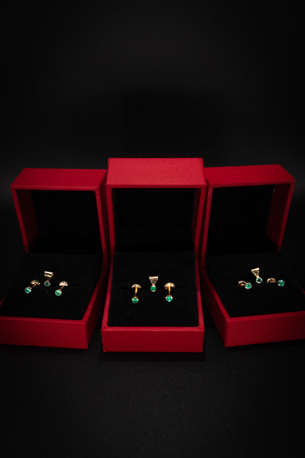Round Emerald Prong-Set Trio — Screw-Back Studs & Pendant, 18k Gold