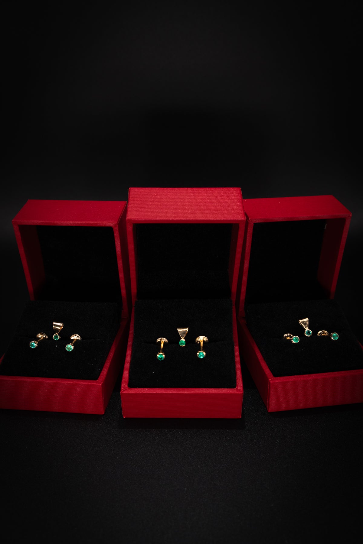 Round Emerald Prong-Set Trio — Screw-Back Studs & Pendant, 18k Gold